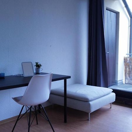 Budget Suite Mit Balkon - Privatzimmer In Wohnung - Netflix & Minibar Inklusive コブレンツ エクステリア 写真