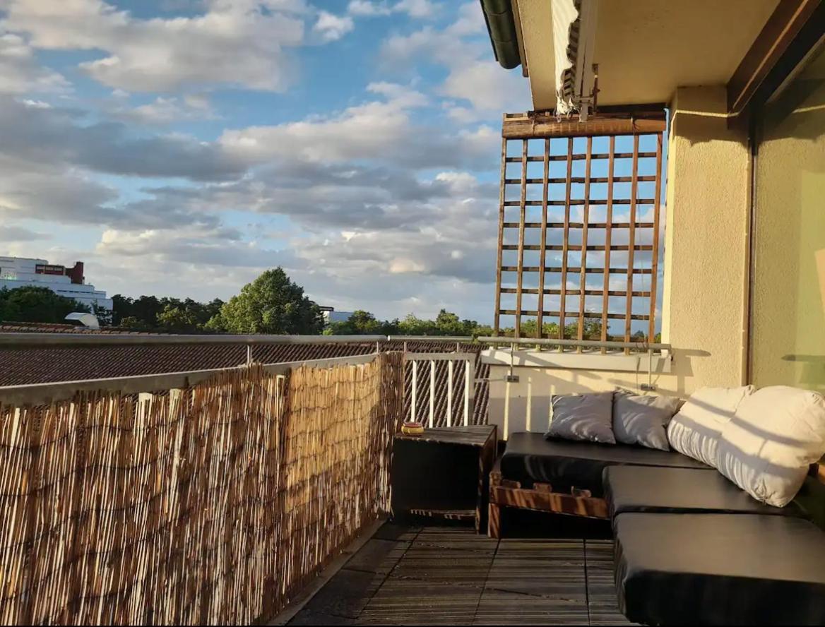 Budget Suite Mit Balkon - Privatzimmer In Wohnung - Netflix & Minibar Inklusive コブレンツ エクステリア 写真