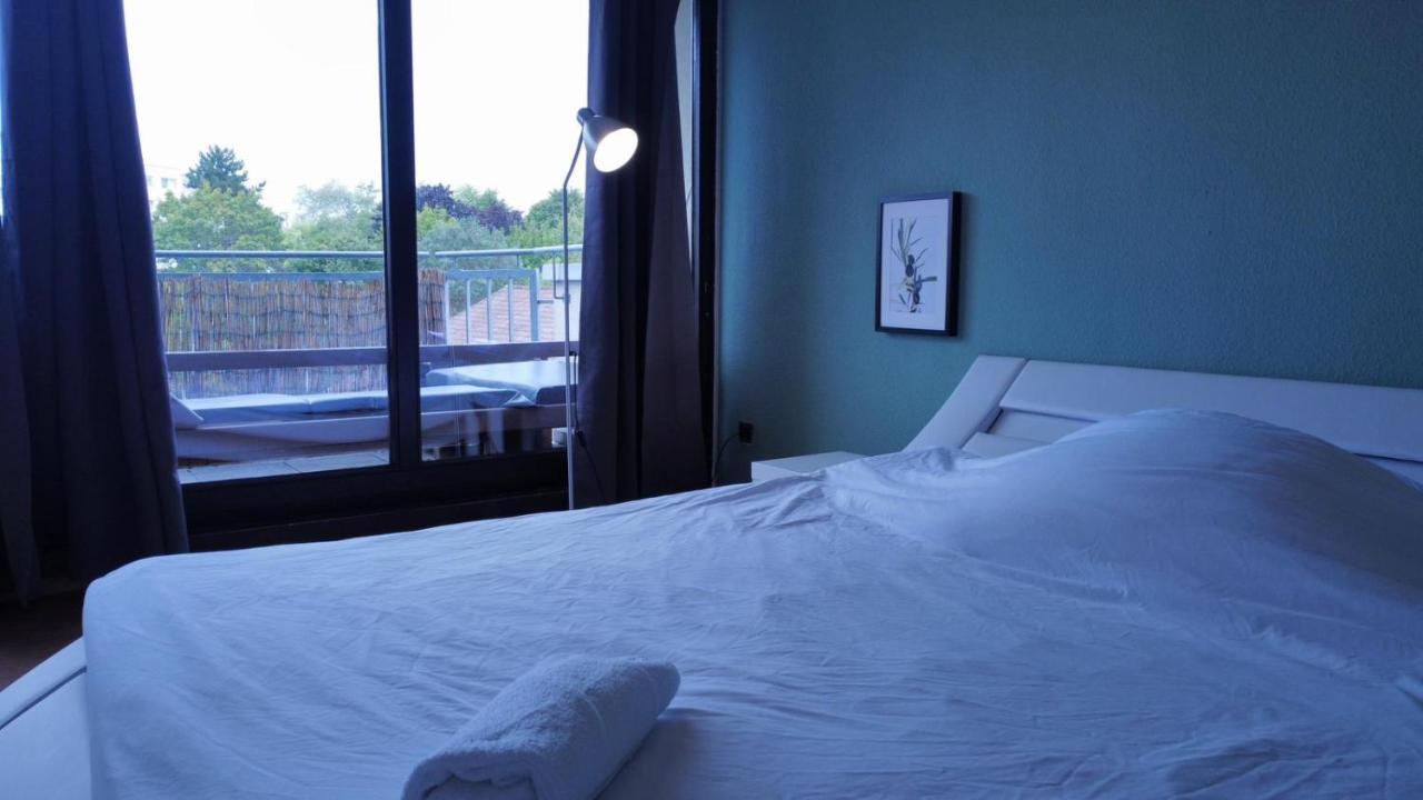 Budget Suite Mit Balkon - Privatzimmer In Wohnung - Netflix & Minibar Inklusive コブレンツ エクステリア 写真